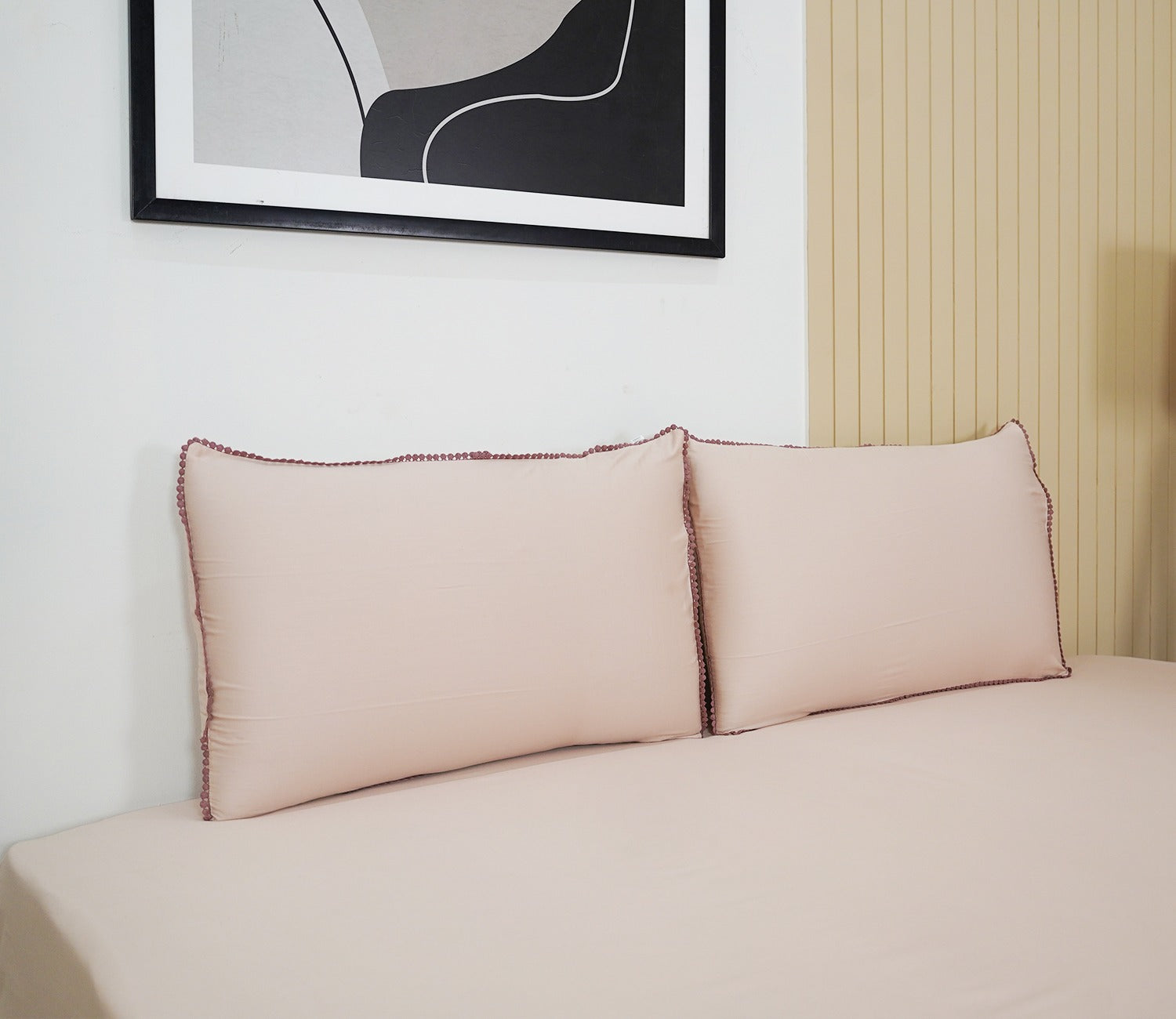 Floral Embroidery 300 TC Flat Pure Cotton King Size Bedsheet With 2 Pillow Covers (Pink)