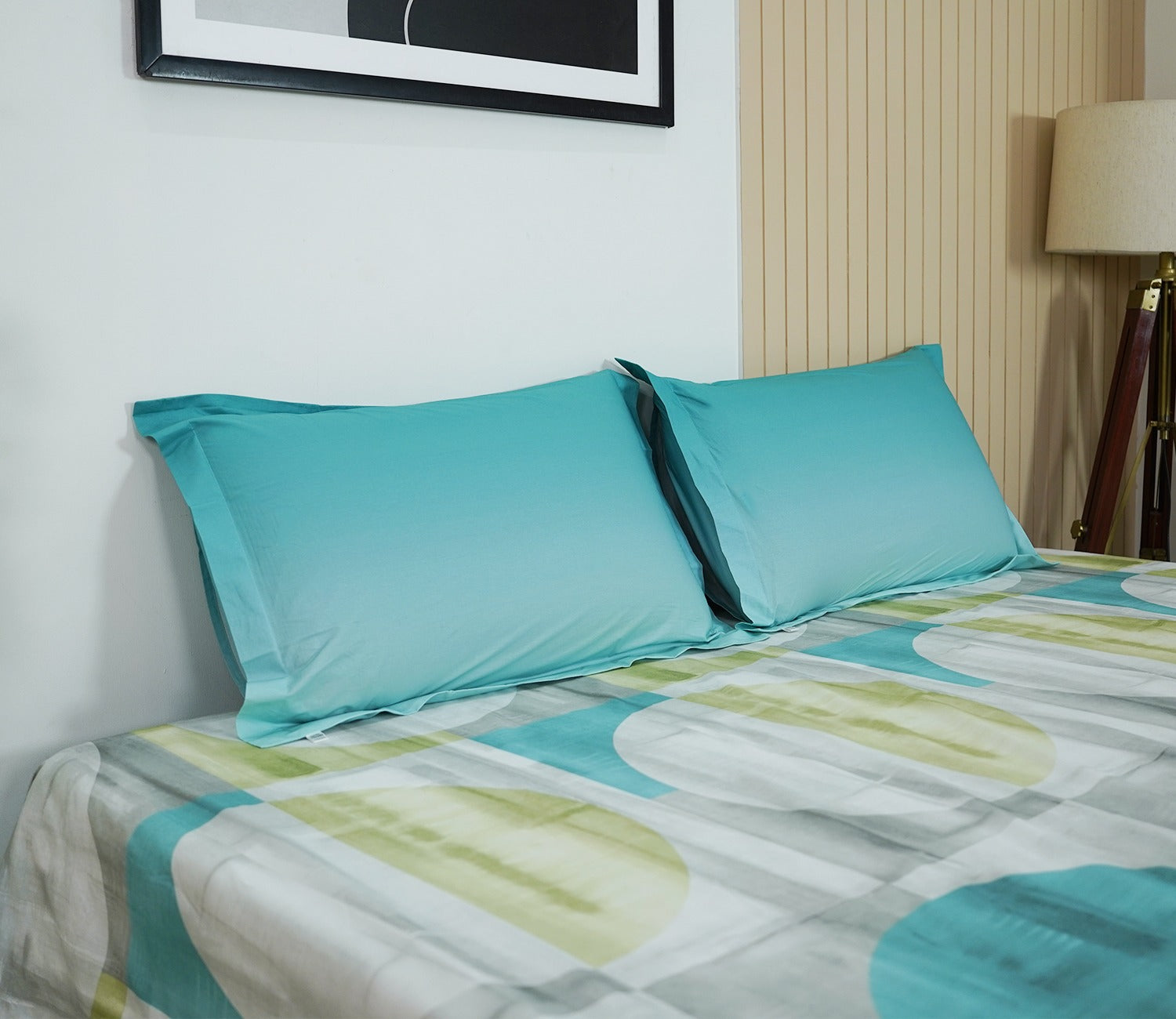 Circle 180 TC Flat Pure Cotton King Size Bedsheet With 2 Pillow Covers (Blue)