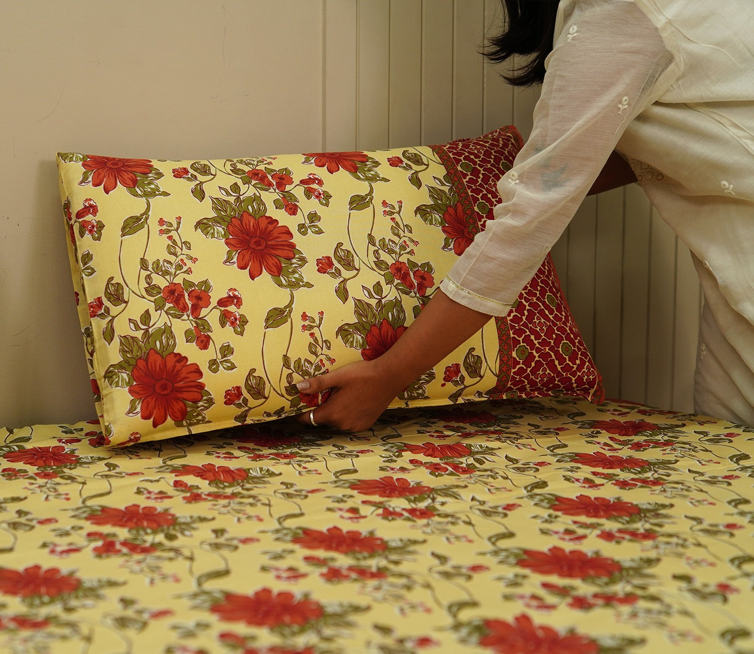120 TC Floral Jaipuri Printed Cotton Double Bedsheet With 2 Pillow Cover