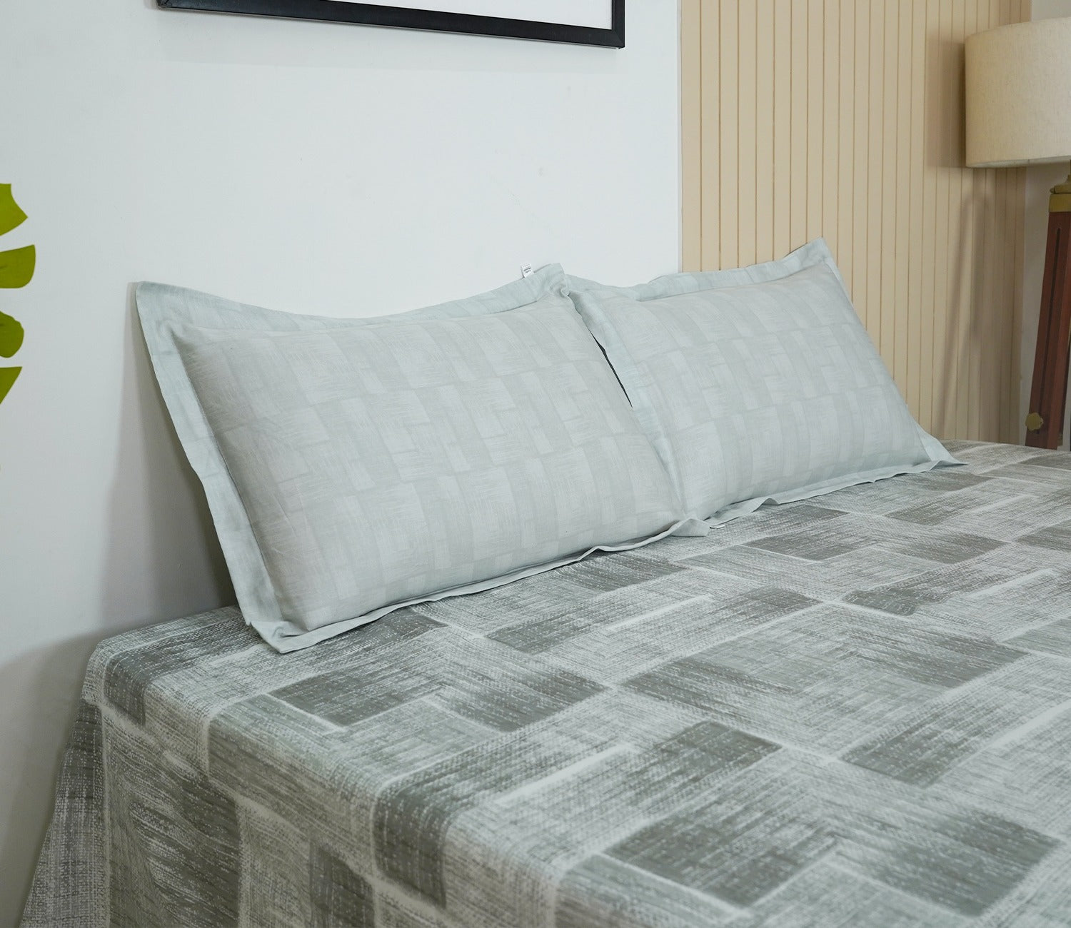Brick 300 TC Flat Pure Cotton King Size Bedsheet With 2 Pillow Covers (Grey)