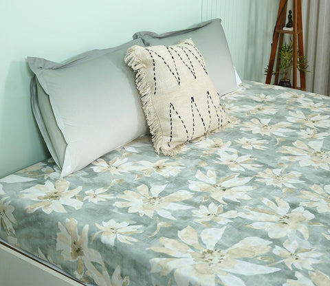 Blossom Flat Cotton Bed Sheet King Size with 2 Pillow Covers (Grey)