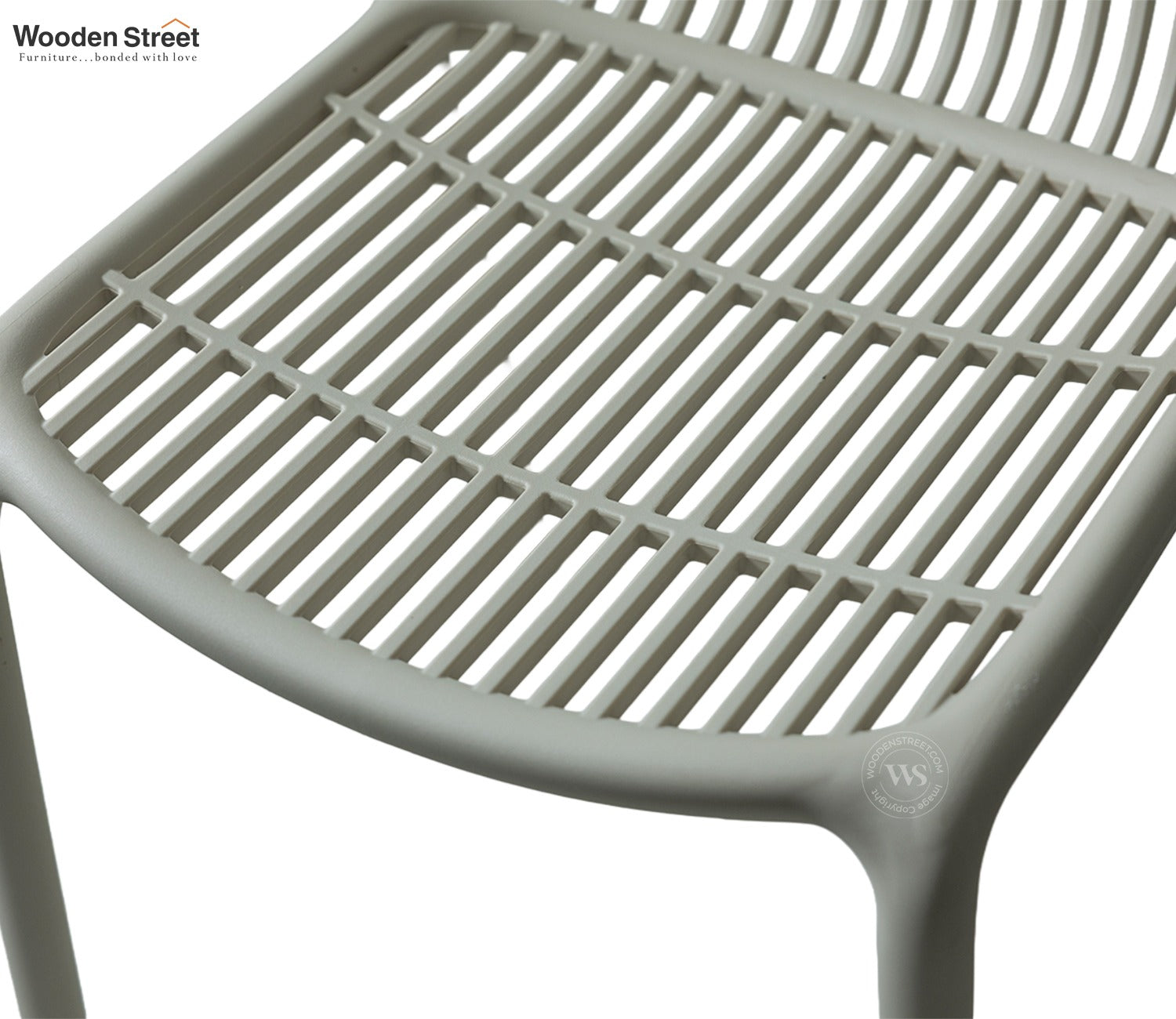 Barrova All-Weather Outdoor Chair in Durable PP (White)