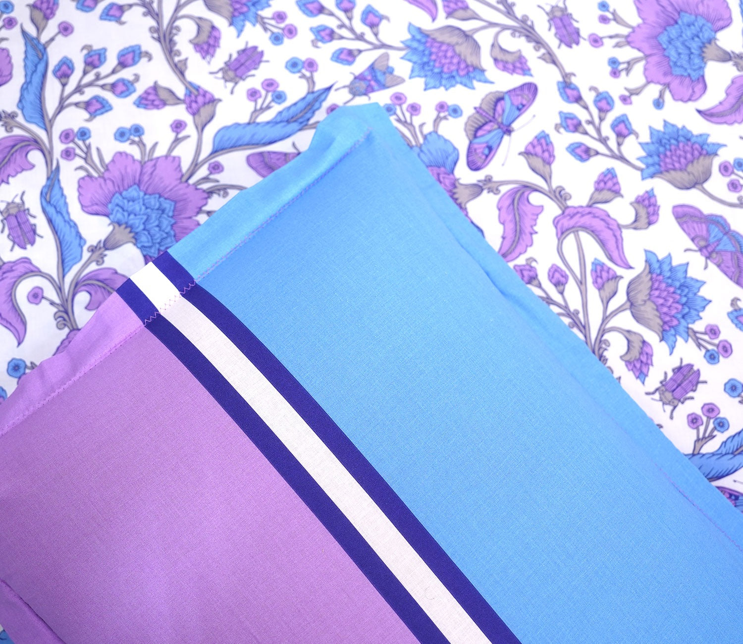 Pernia Moments Queen Size Bedsheet (Purple)