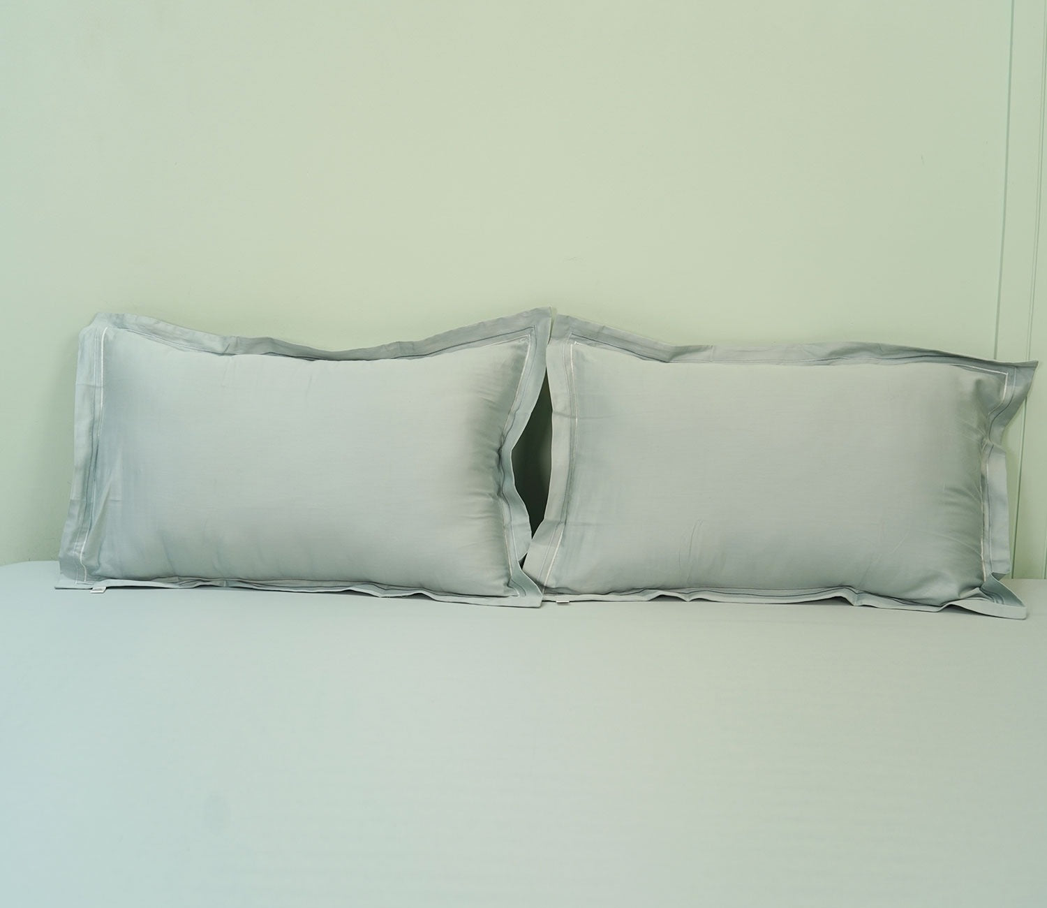 Rhombus Chain Embroidery Flat Cotton Bed Sheet King Size with 2 Pillow Covers