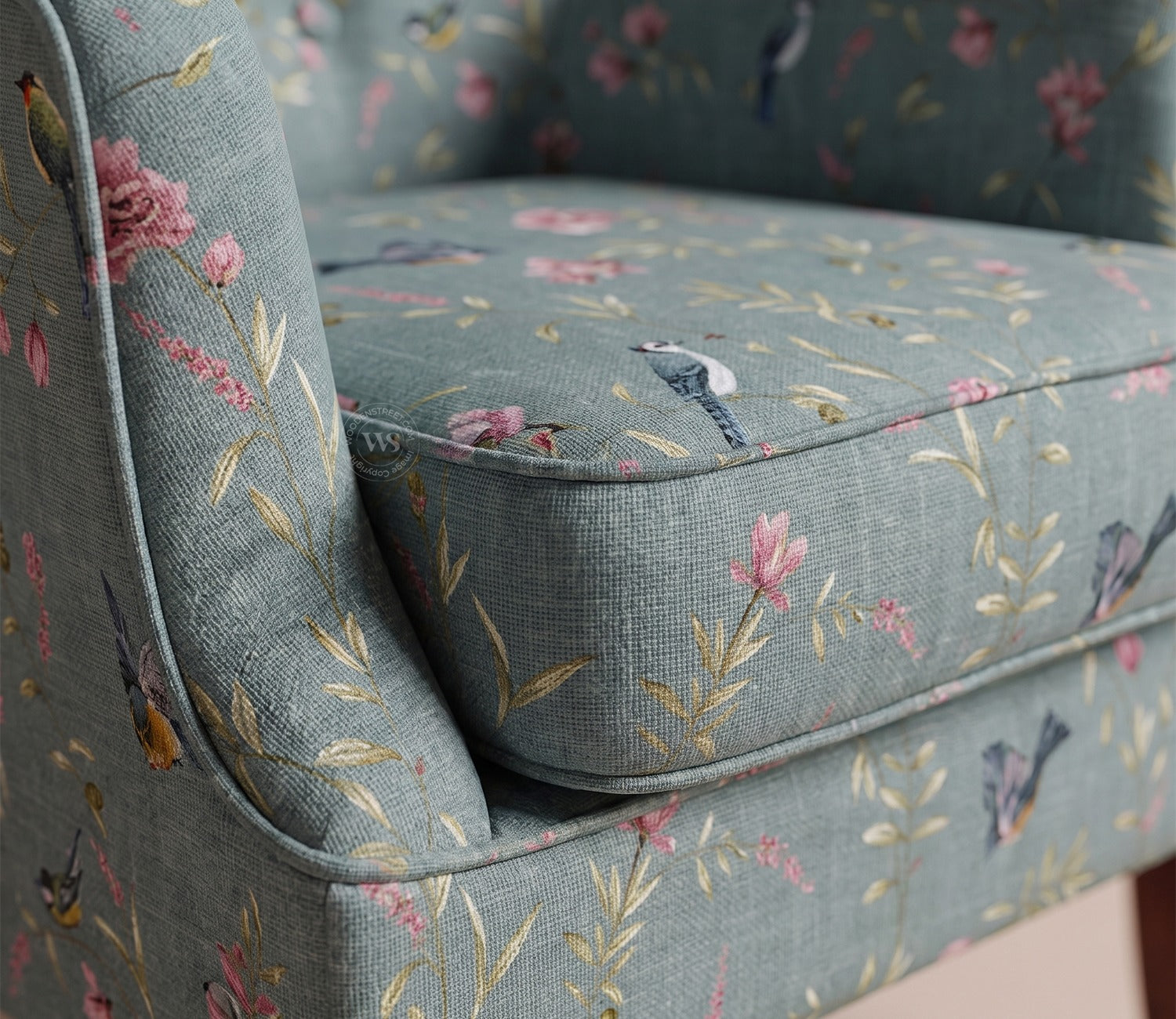 Adoree Lounge Chair (Bubble Robins)