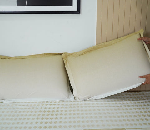Dotted 144 TC Flat Pure Cotton King Size Bedsheet With 2 Pillow Covers (Cream)