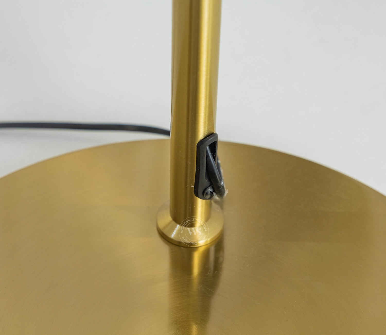 Idania Metal Floor Lamp