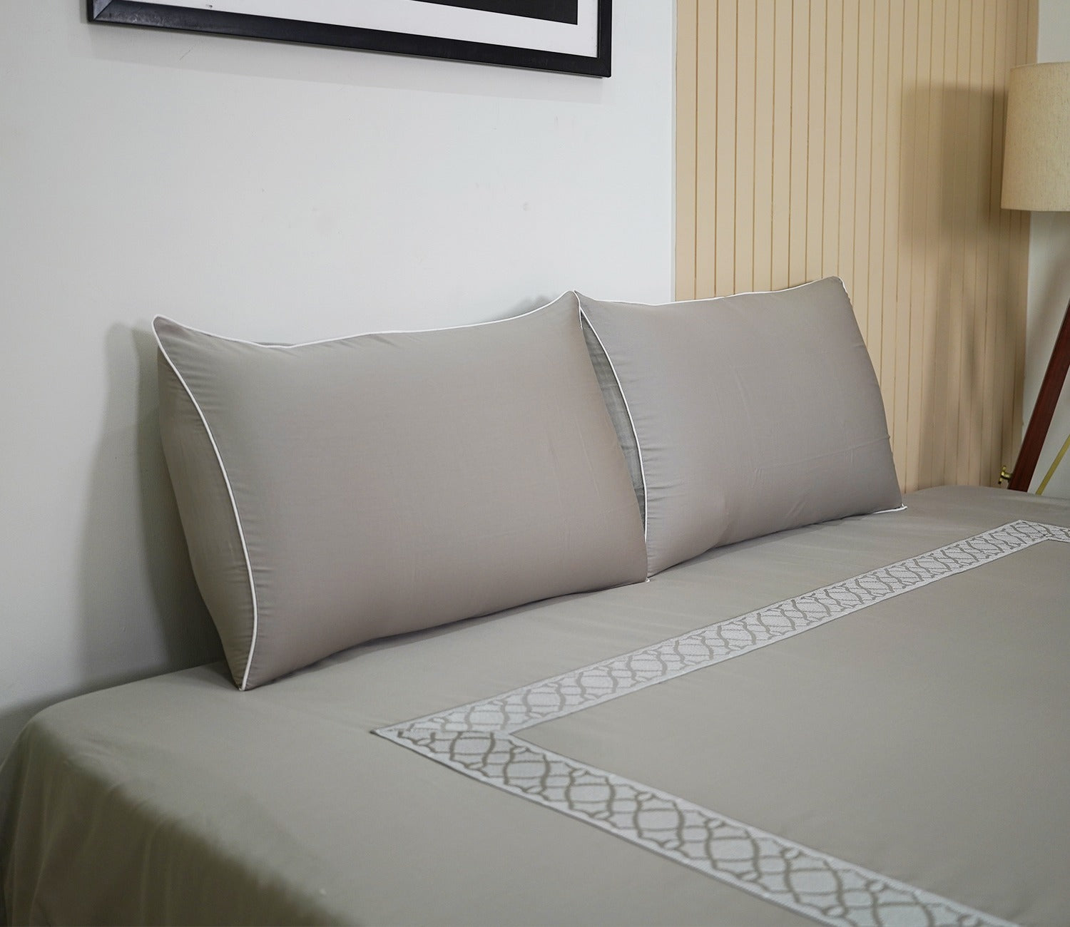 Square Embroidery 300 TC Flat Pure Cotton King Size Bedsheet With 2 Pillow Covers (Grey)