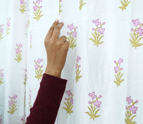 Floral Small Butti 1 Piece Curtain (White, 7 Feet)