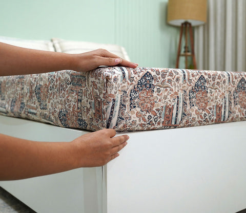 Allure Classic Printed King Size Bedsheet (Peach)