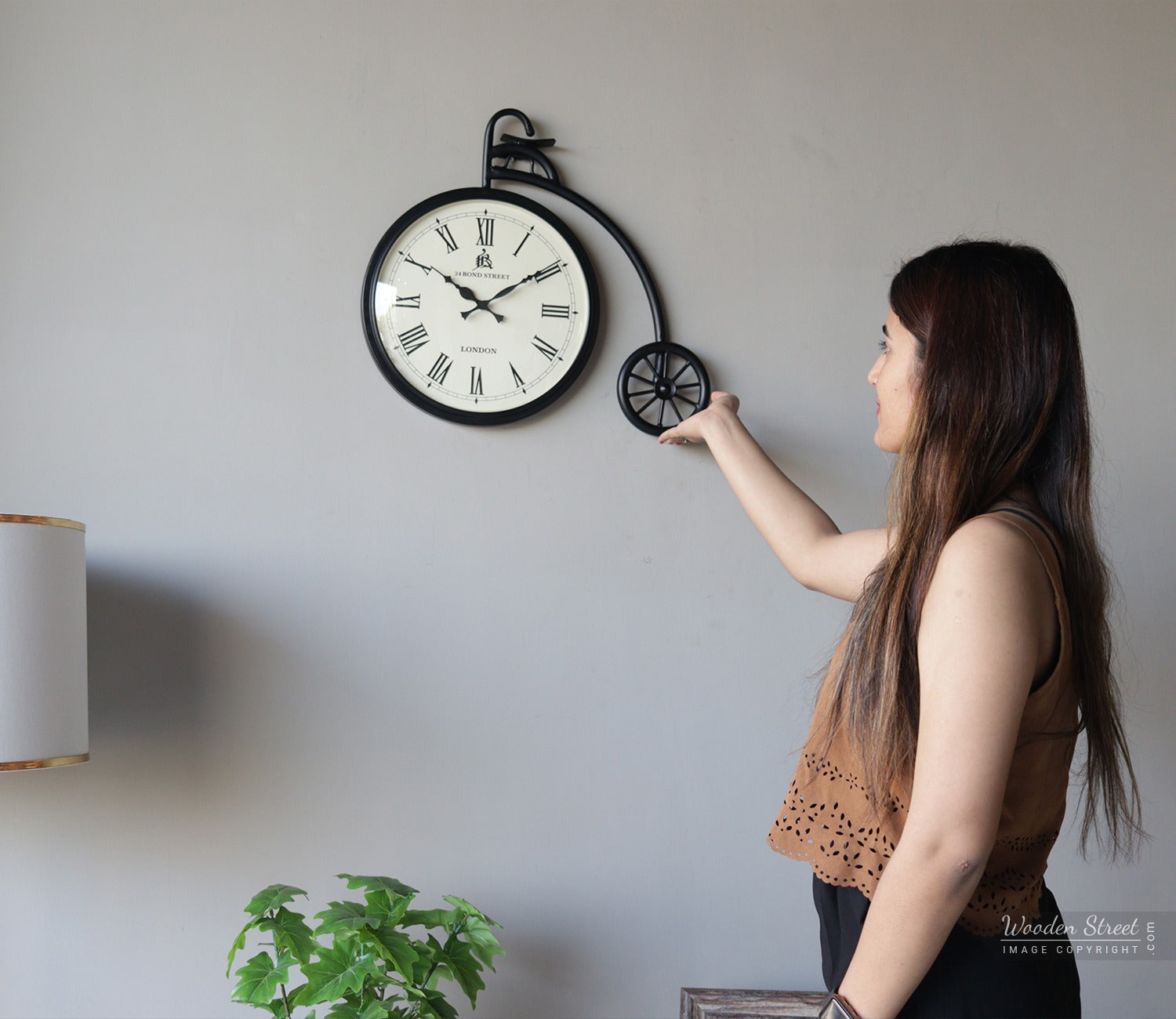 Miller Cycle Shaped Analog Metal Wall Clock
