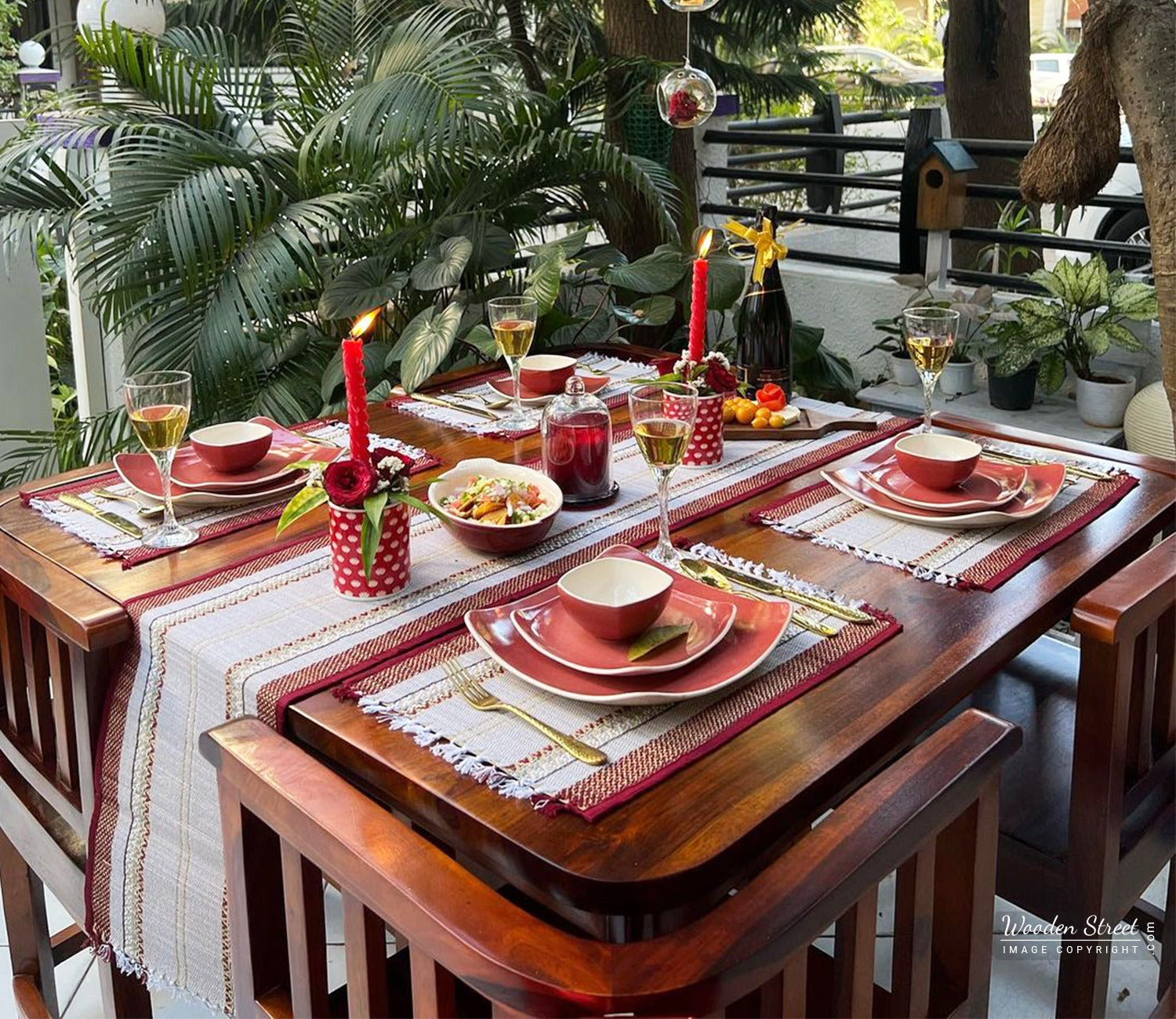 Cohoon Sheesham Wood 4 Seater Dining Set (Honey Finish)