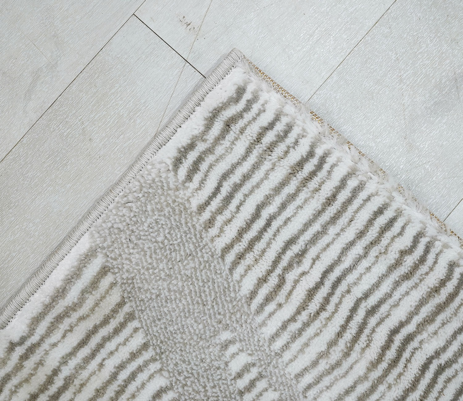 Floret Grey Carpet (7.5 x 5 Feet)