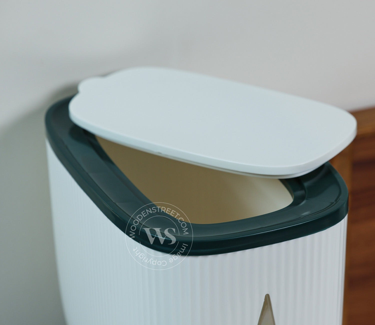Barny Dual Tone Single Compartment Grain Dispenser