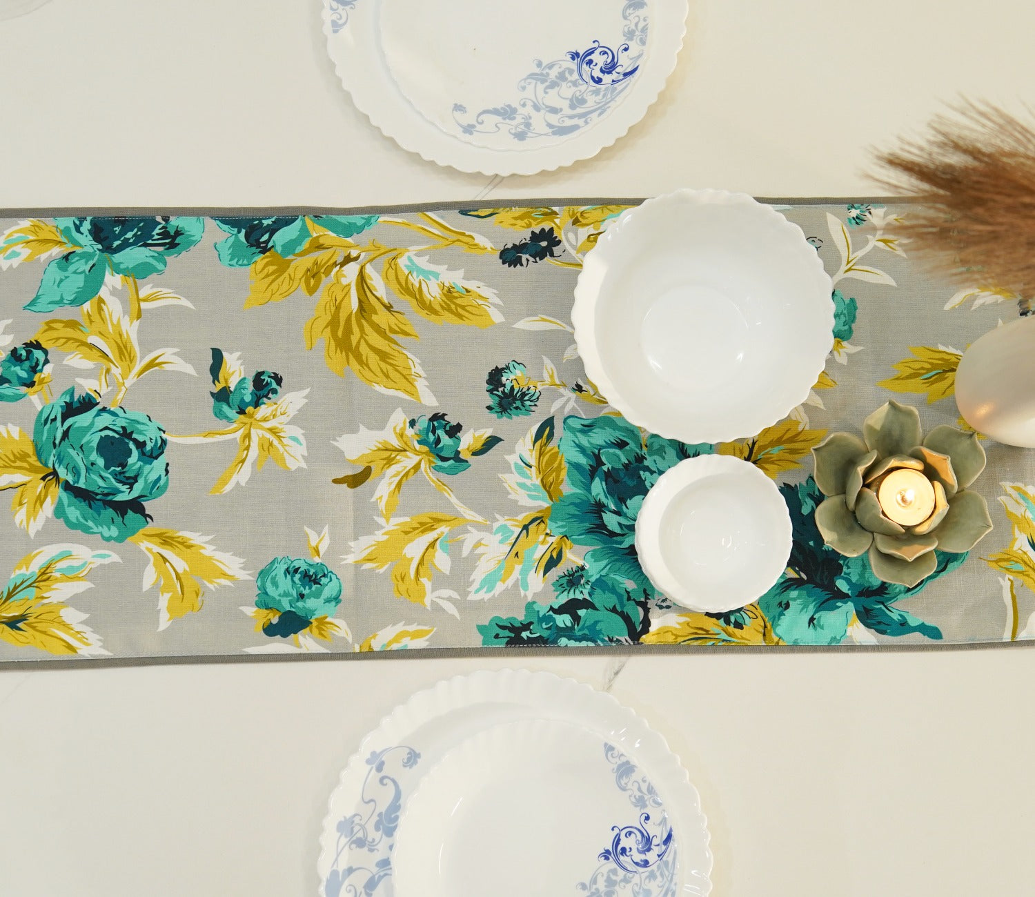 Aqua Bouquet Printed Cotton Table Runner (Grey, 13 x 72 Inches)