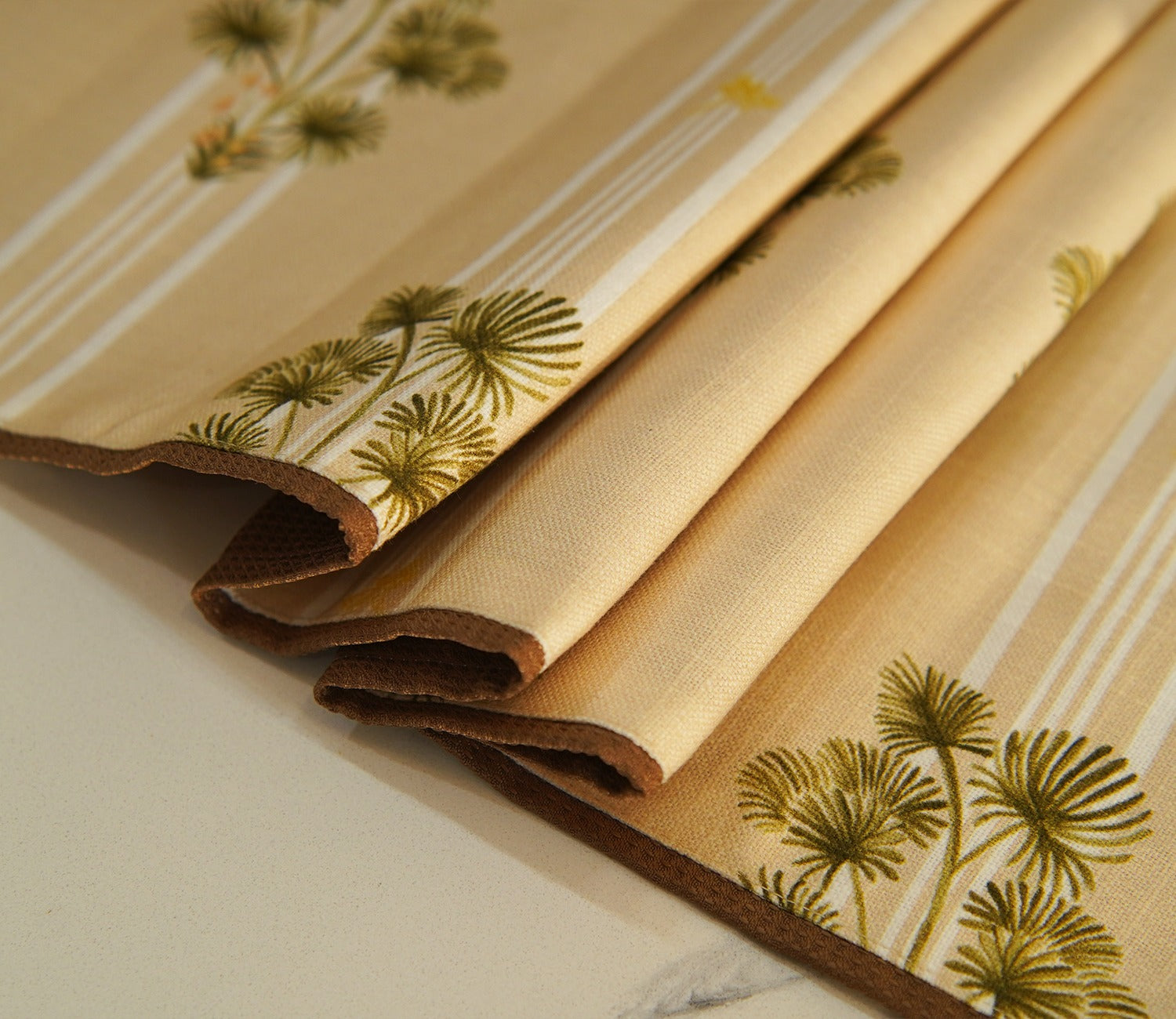 Palmetto Stripe Printed Cotton Table Runner (Beige, 13 x 72 Inches )