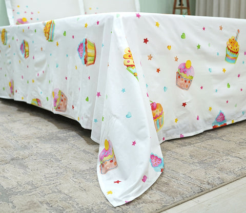 Cupcakes Flat Cotton Kids Bed Sheet King Size with 2 Pillow Covers