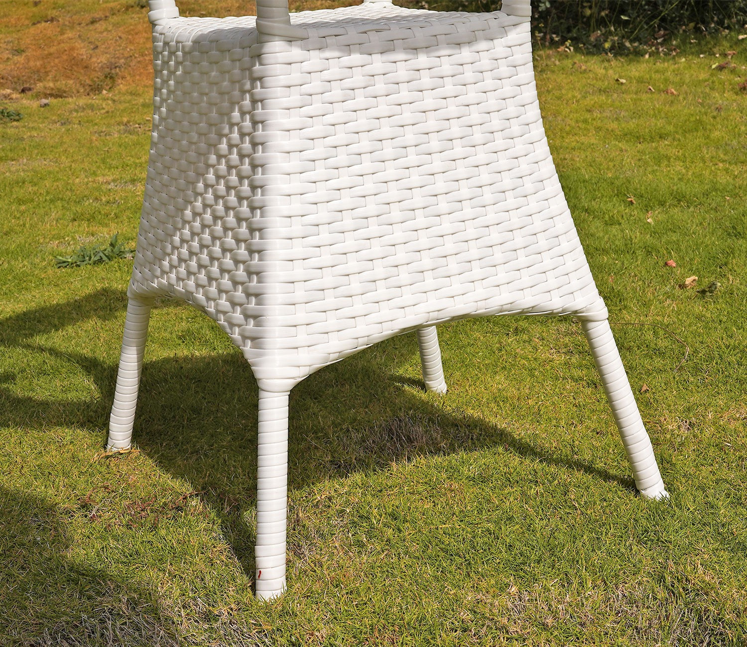 Sienna Round Outdoor Garden Table (White)