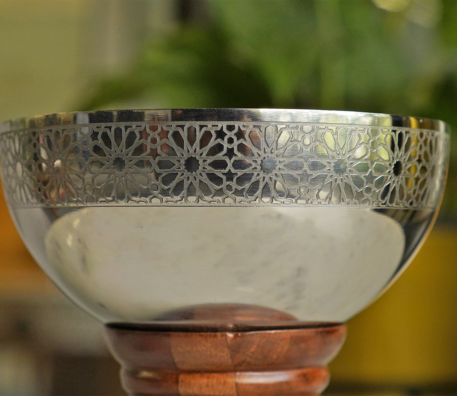 Ranier Metal and Wooden Base Round Bowl (S, Silver)