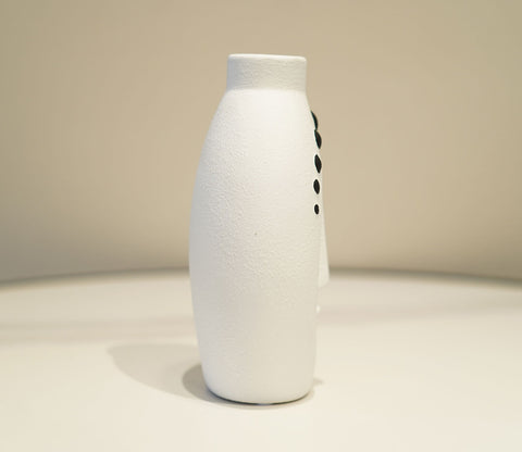 Silkaura Human Face Ceramic Vase (White, S)
