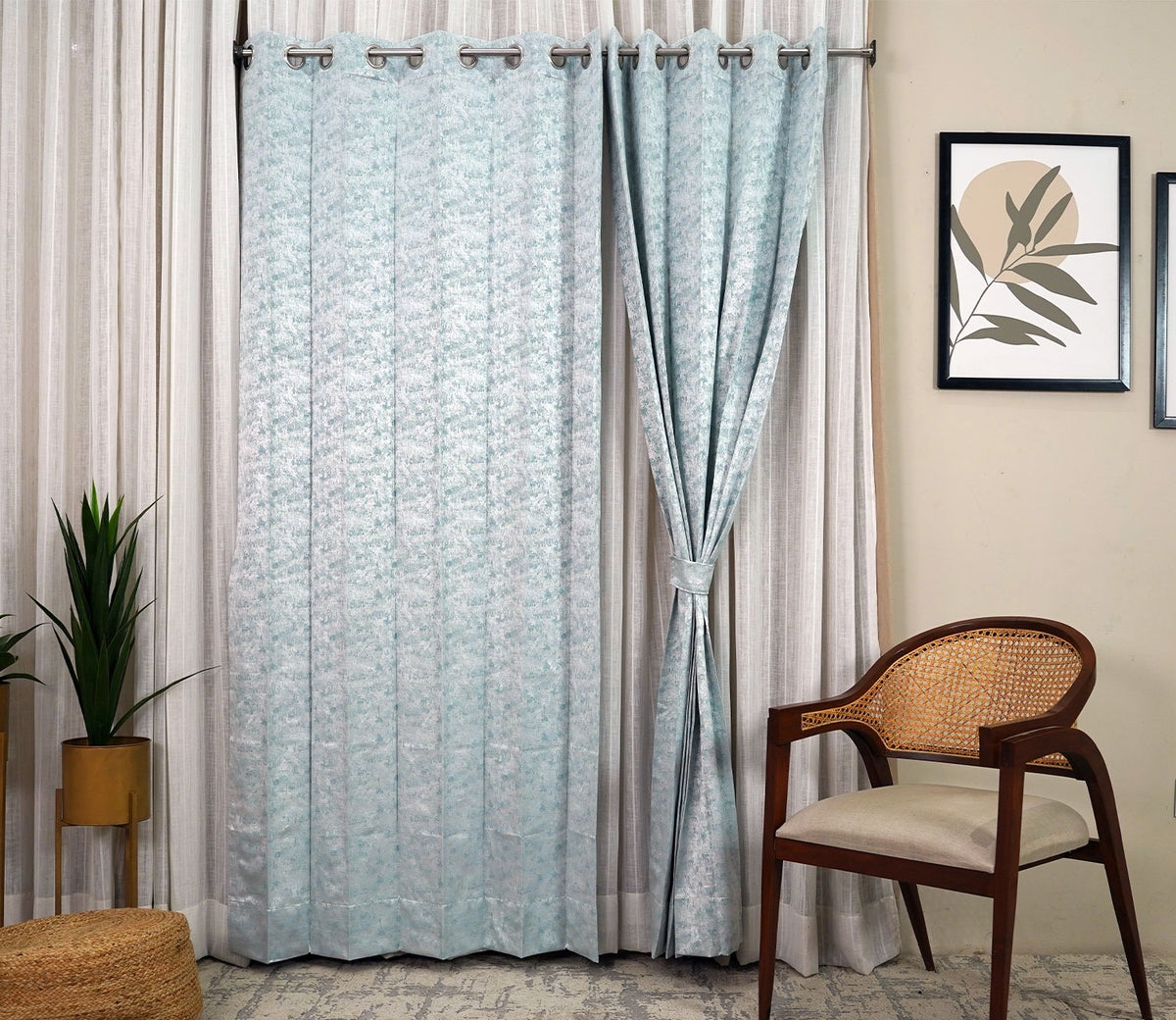 Shiny Textured Blackout 1 Piece Curtain (Blue, 7 Feet)