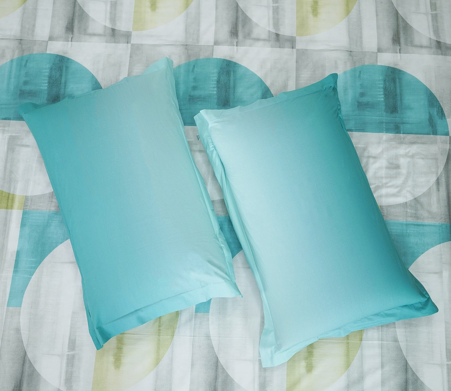 Circle 180 TC Flat Pure Cotton King Size Bedsheet With 2 Pillow Covers (Blue)