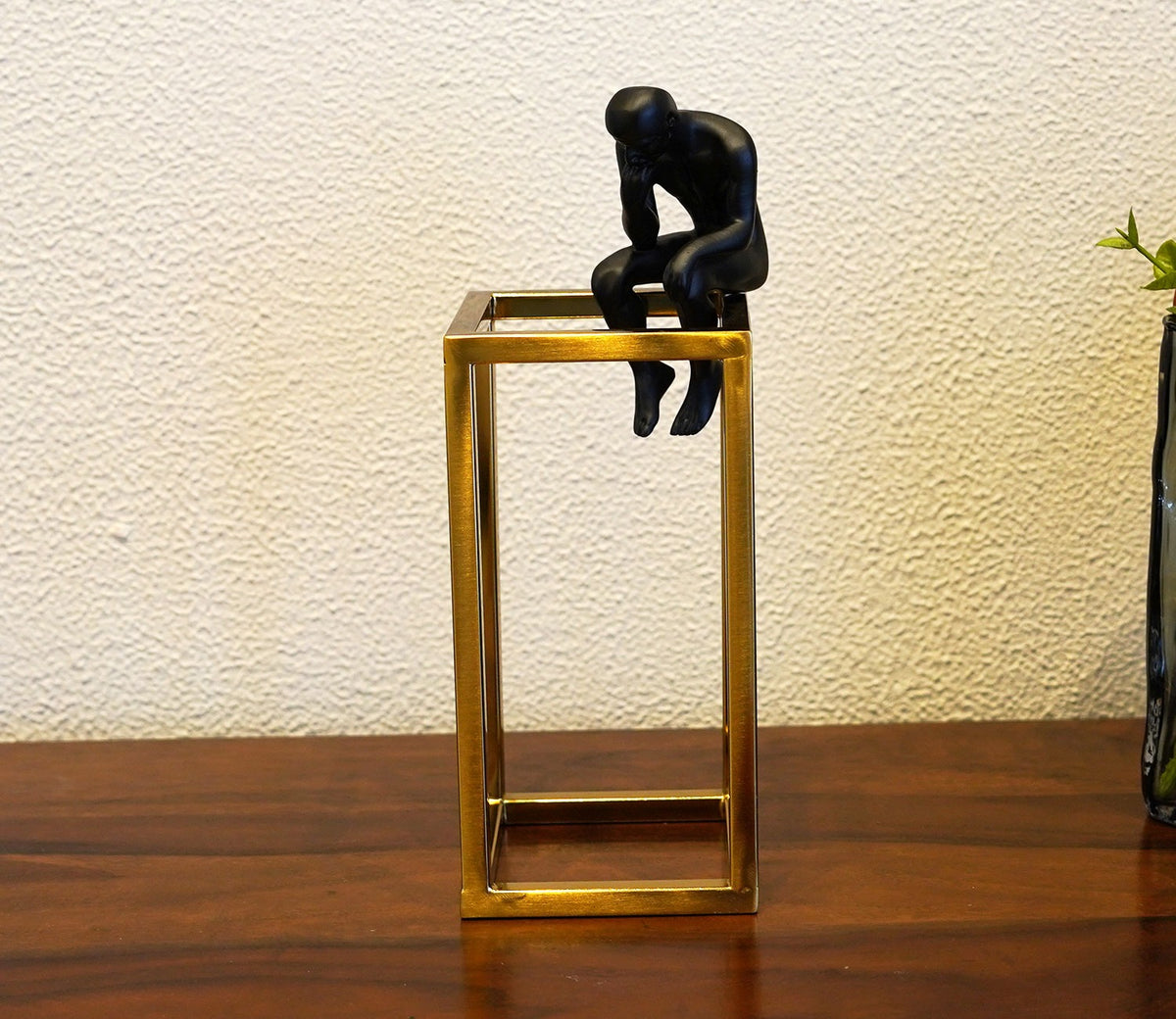 Sleek Celestial Black Human Figurine (M, Black)