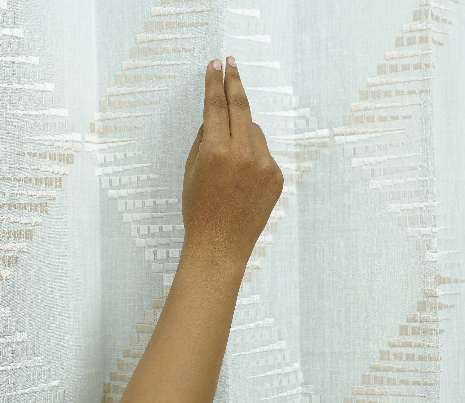 Rhombus Door 1 Piece Sheer Curtain (White, 7 Feet)