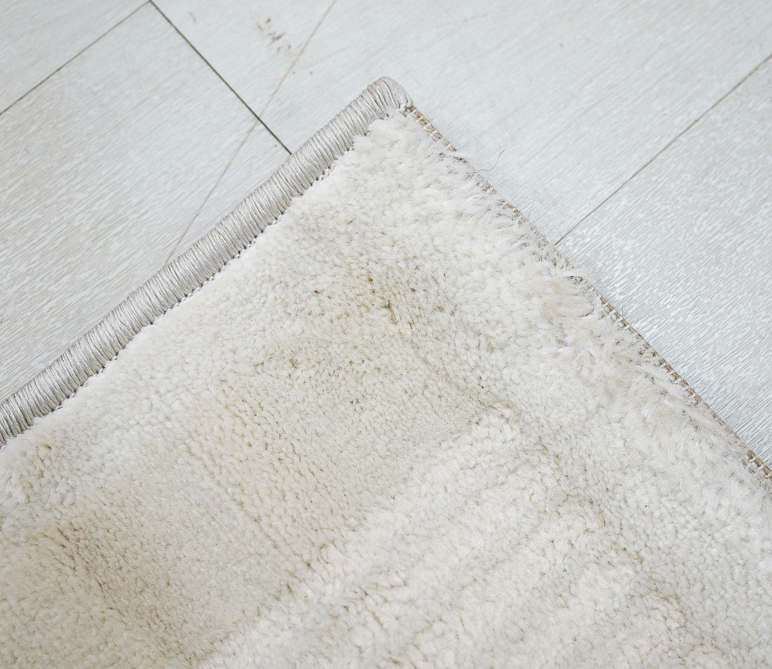 Cosmo Beige Plain Solid carpet (7.5 x 5 Feet)