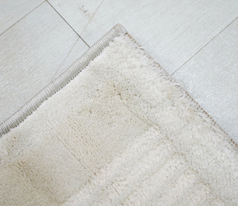 Cosmo Beige Plain Solid carpet (7.5 x 5 Feet)