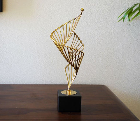 Sleek Magnificia Table Decor (S, Gold)