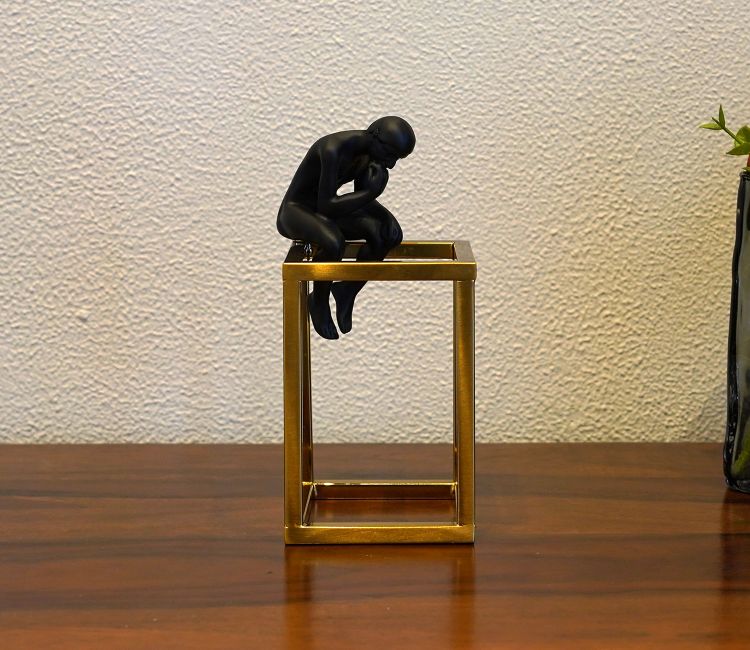 Sleek Celestial Black Human Figurine (S, Black)