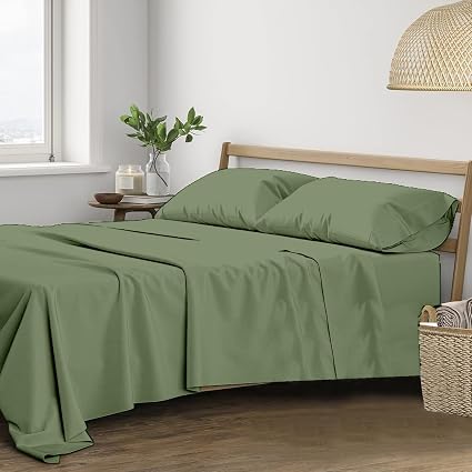 Trance Home Linen Pure 100% Cotton 400TC Plain King Size Bedsheet with 2 Pillow Covers (108 x 108 Inch | 9ft x 9ft, Green)