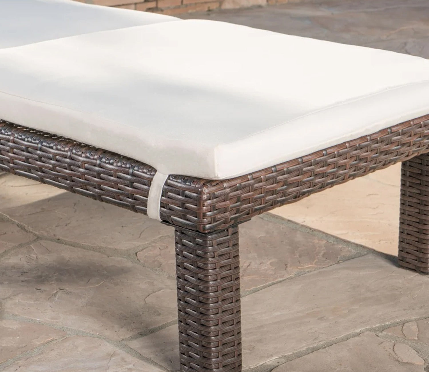Dark Brown Adjustable Outdoor Lounger With White Cushions (Set Of 4)