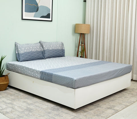 Acanthus Classic Printed King Size Bedsheet (Blue)