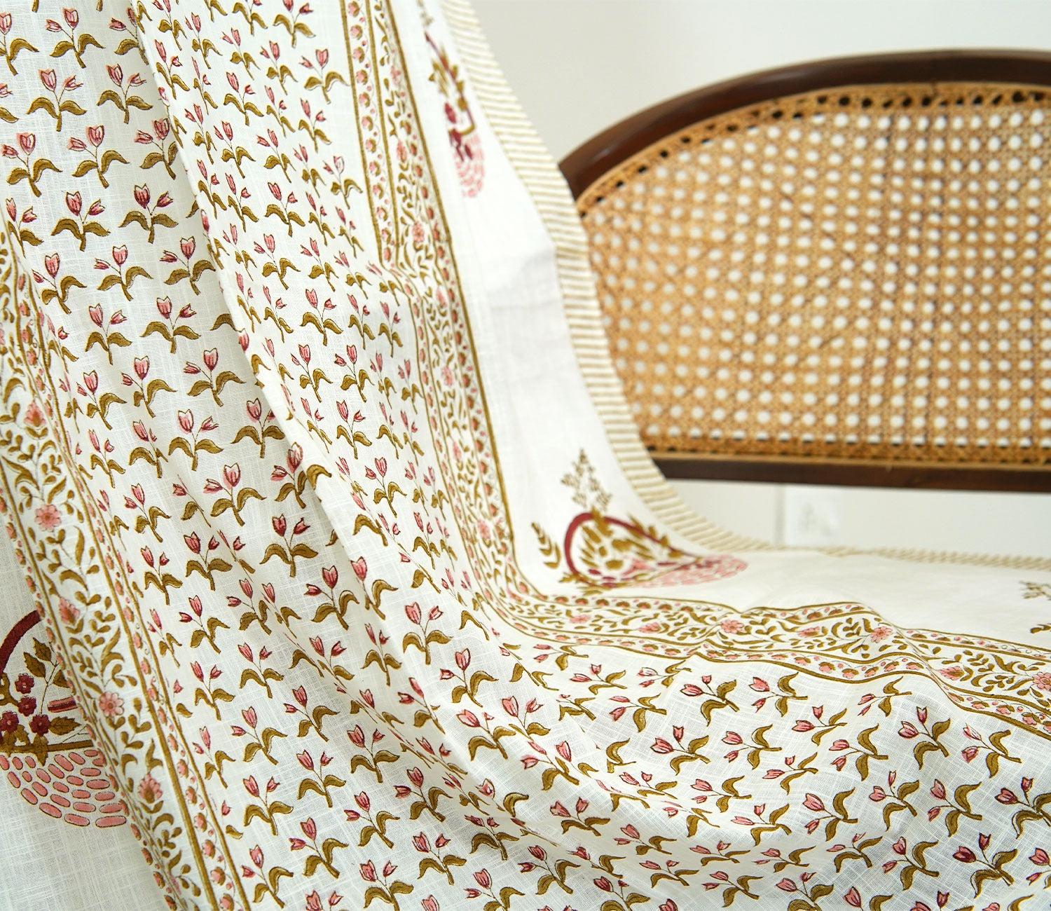 Bird Nest 1 Piece Curtain (White, 7 Feet)