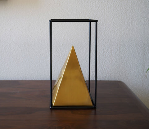 Golden Iron Pyramids Table Decor (Gold, M)