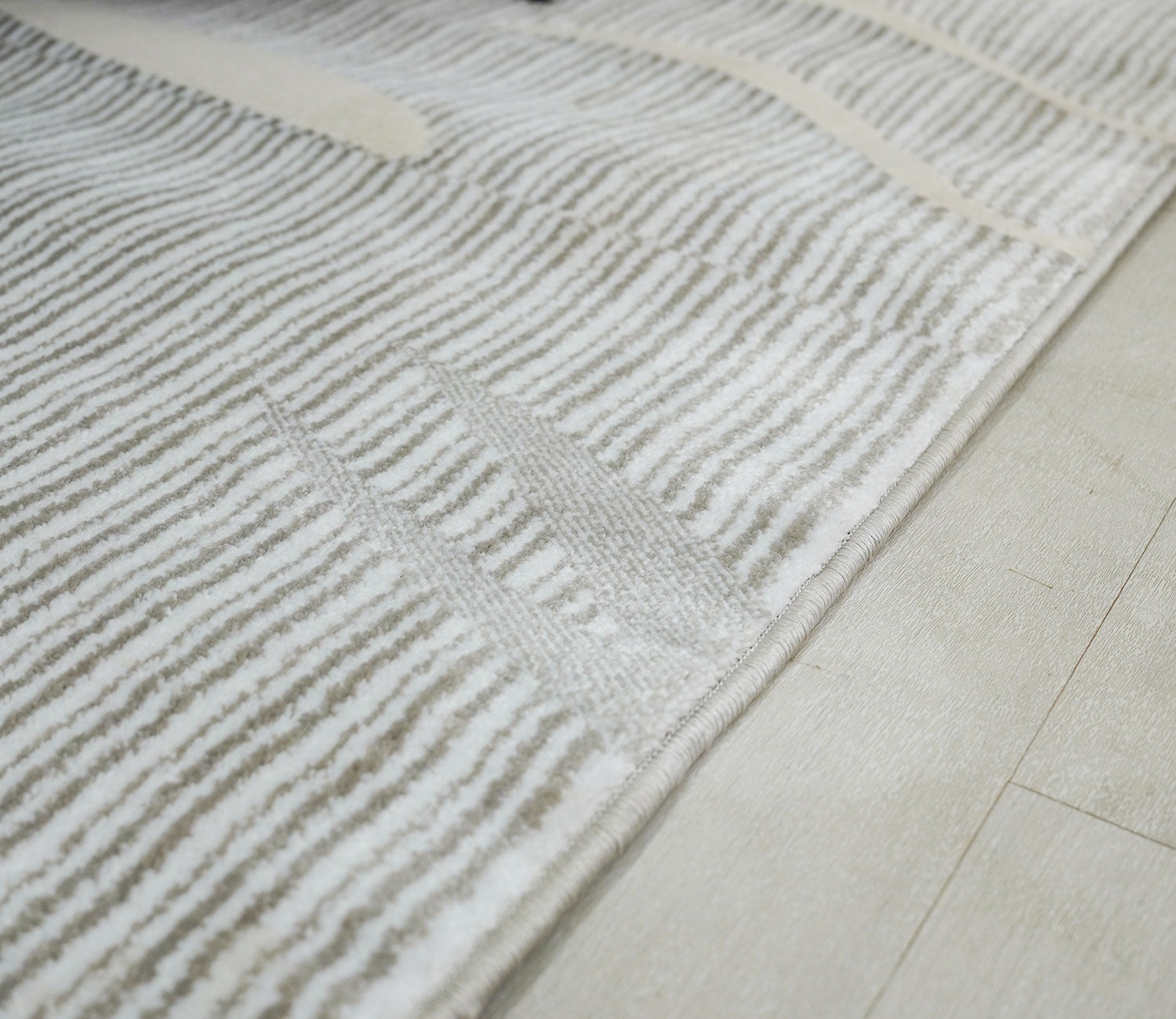 Floret Grey Carpet (7.5 x 5 Feet)