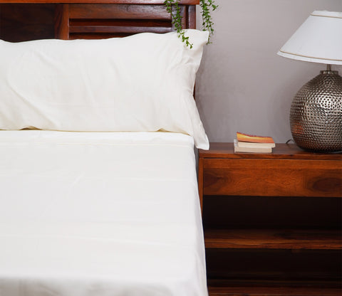 Vegan Bamboo Silk Bedsheet 300 TC Naturally Anti-Bacterial Fitted King Bedsheet with 2 Pillow Cover (Ivory)