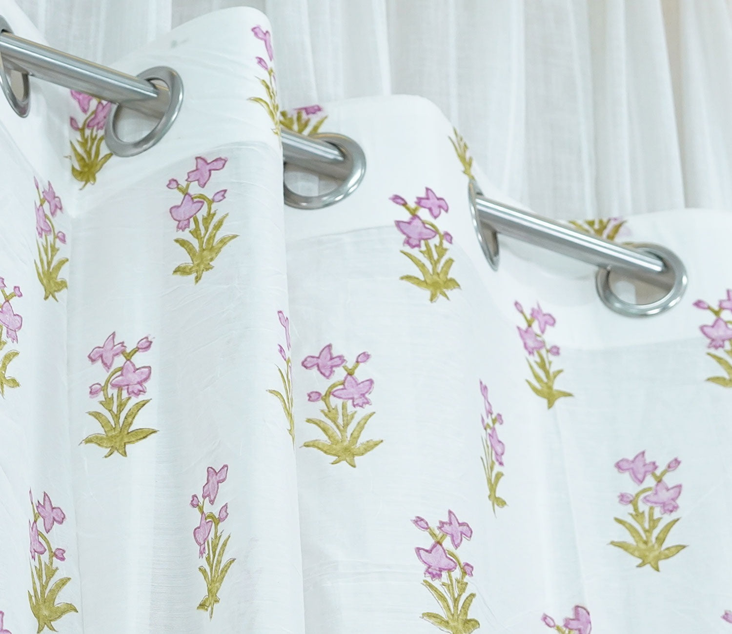 Floral Small Butti 1 Piece Curtain (White, 7 Feet)