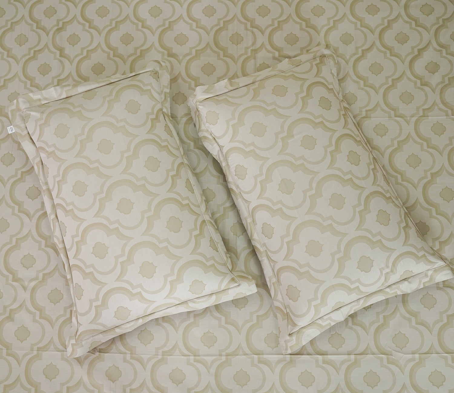 Mandana 290 TC Flat Pure Cotton King Size Bedsheet With 2 Pillow Covers (Beige)