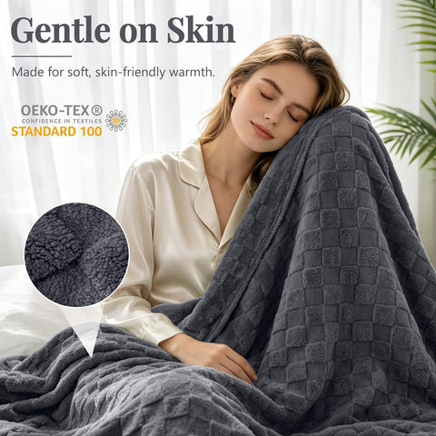 LINENOVA Fleece Throw Blanket Queen Size, 300GSM Checkered Coral Fleece Blanket for Couch or Bed, Soft Lightweight Warm Blankets for All Seasons, Charcoal, 220 x 240 cm