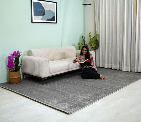 Azalia Grey Geometrical Carpet (11 x 7.8 Feet)