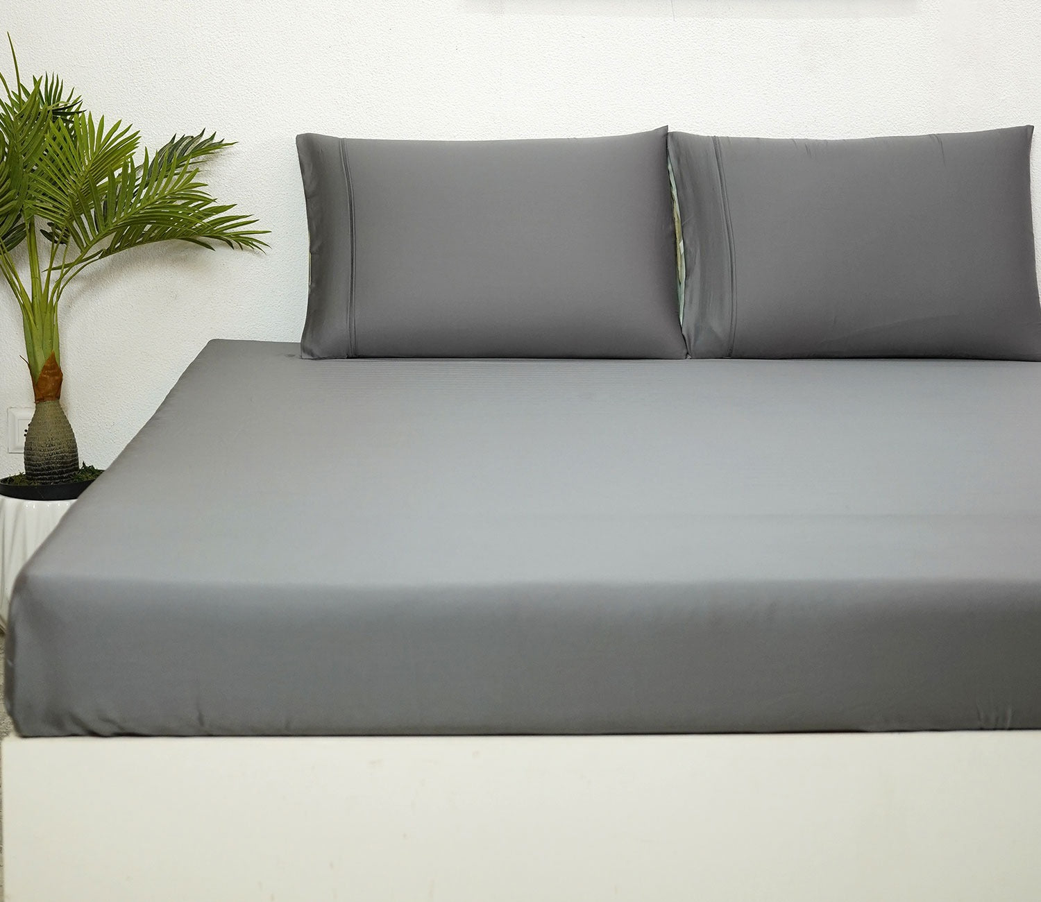 Vegan Bamboo Silk Bedsheet 300 TC Naturally Anti-Bacterial King Bedsheet with 2 Pillow Cover (Grey)