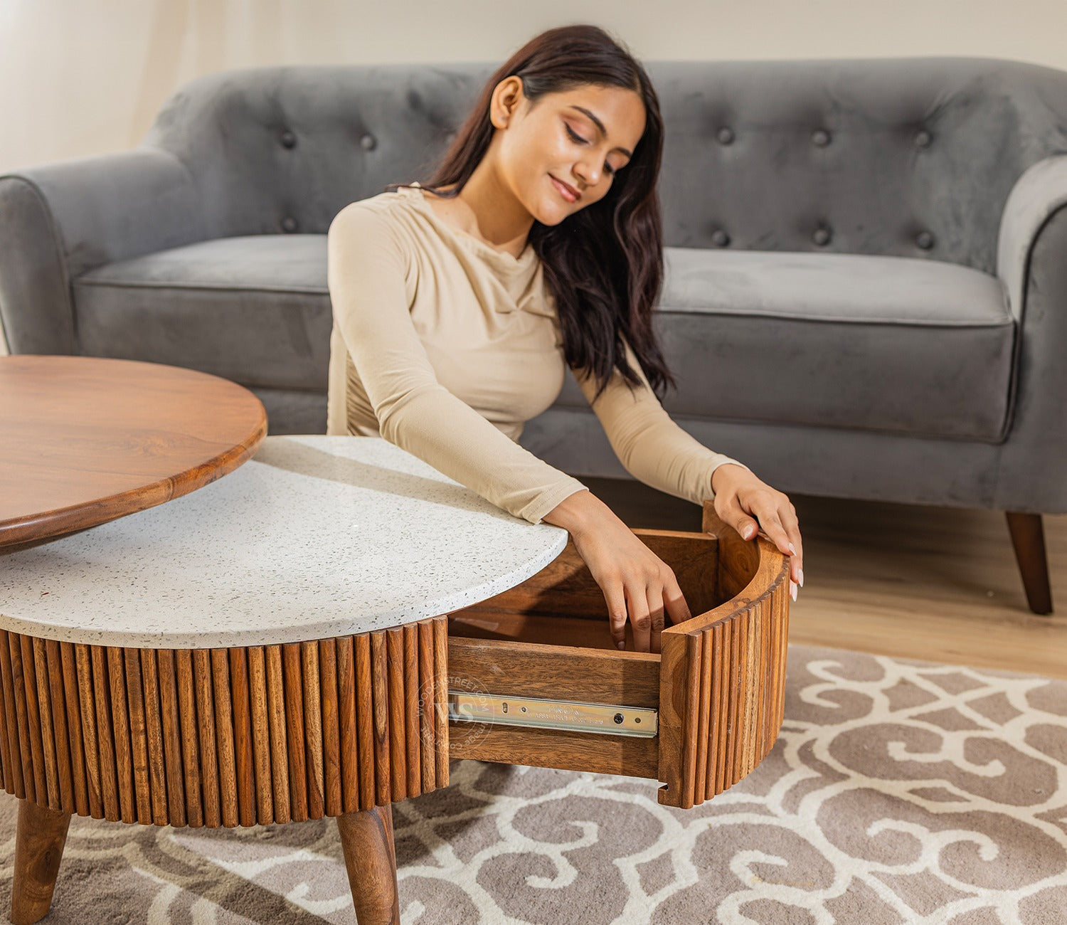 Akasa Sheesham Wood Nesting Coffee Tables With Storage, Set of 2 (Teak Finish)