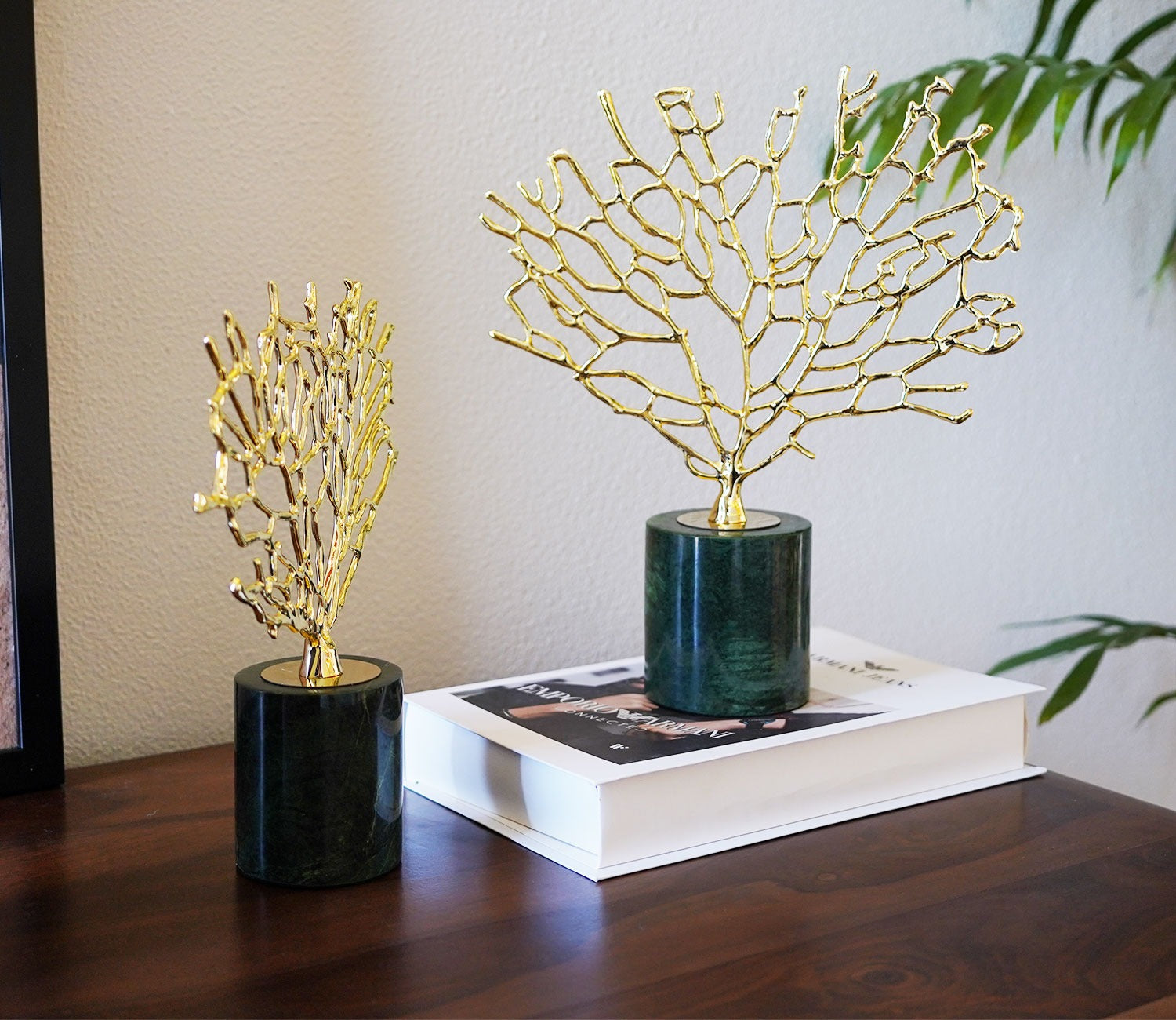 Tranquil Whispers Console Table Decor (S, Gold)