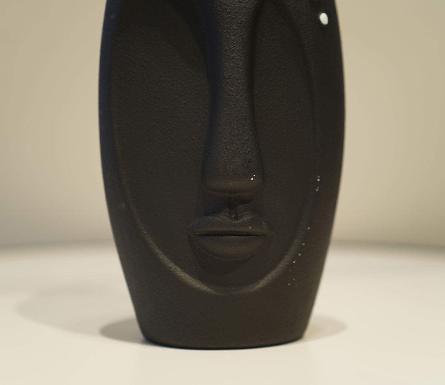 Silkaura Human Face Ceramic Vase (Black, L)
