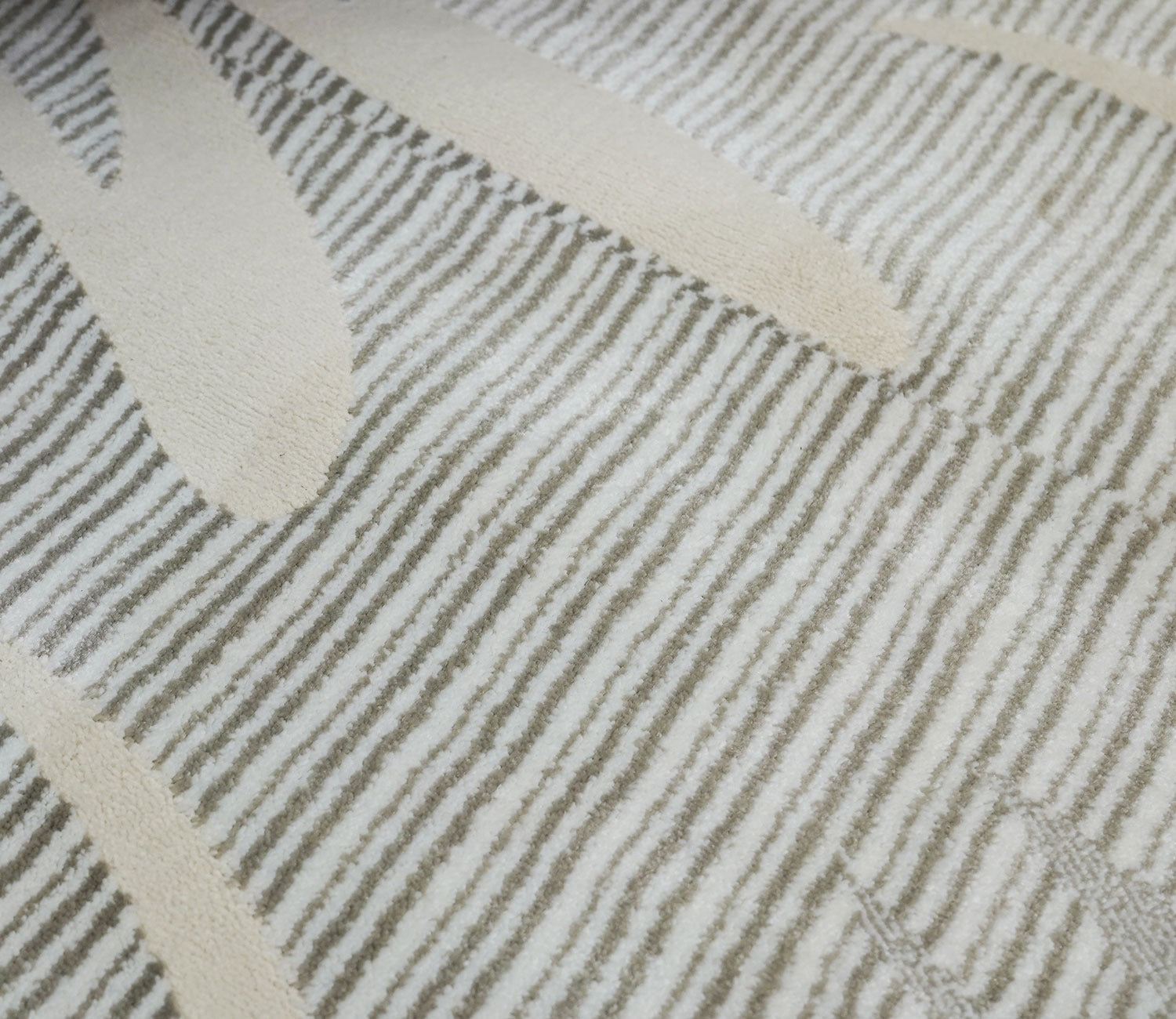Floret Grey Carpet (7.5 x 5 Feet)