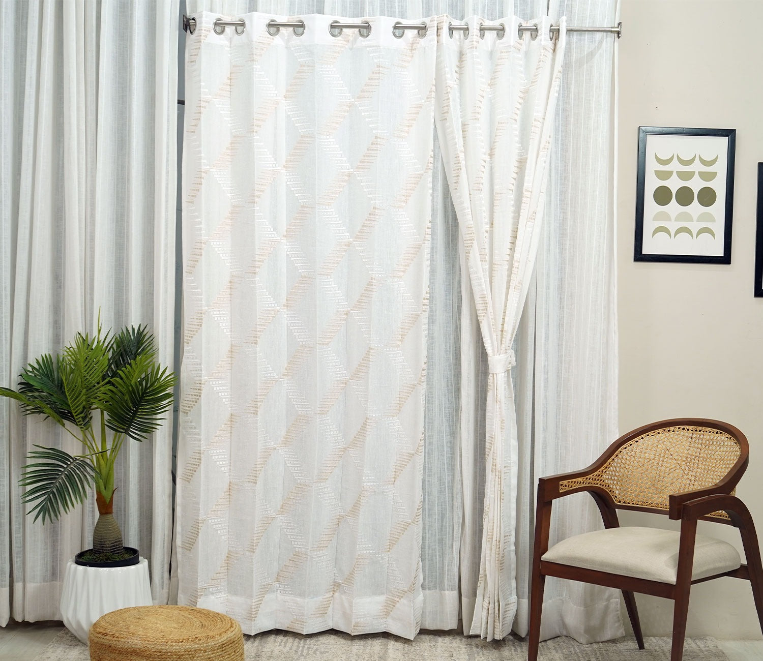 Rhombus Door 1 Piece Sheer Curtain (White, 7 Feet)