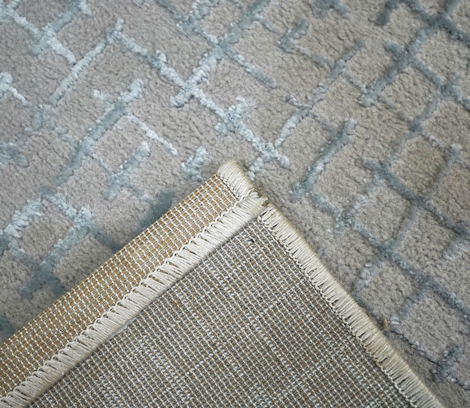 Calvo Grey Checkered Carpet (7.5 x 5 Feet)